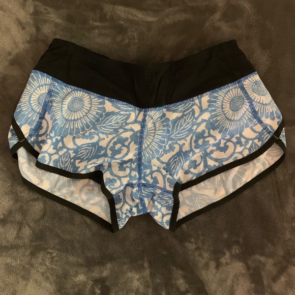 Lululemon Run: Speed Short Size 4 - Picture 2 of 6